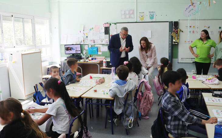 Familias de más de 60 menores hacen uso de la ‘Escuela de Pascua’ de Benidorm para conciliar durante las vacaciones
